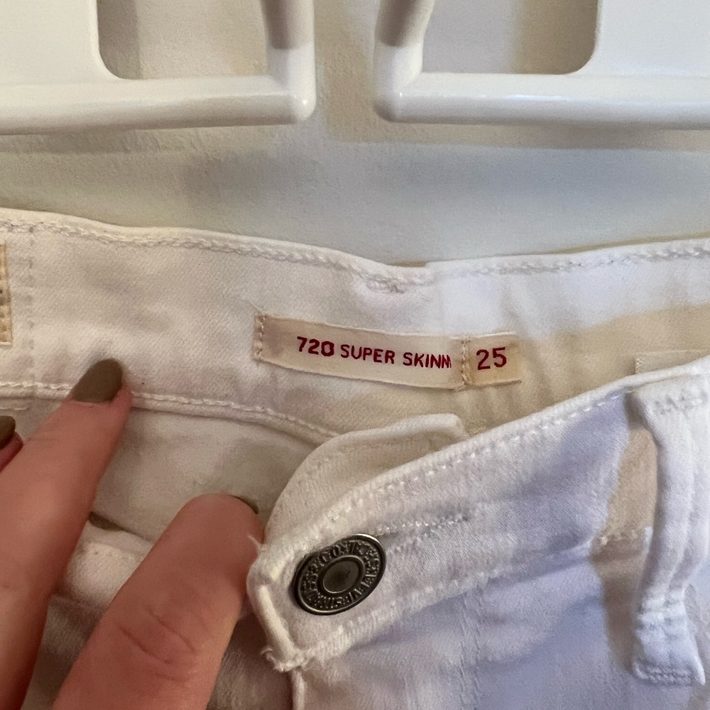 LEVI Jeans - Picture 3 of 3